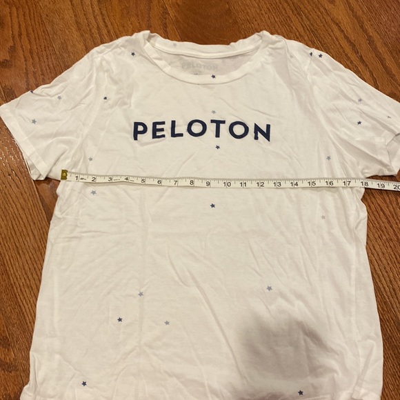 Peloton t shirt - Picture 4 of 5